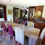 Espectacular Casa Con Piscina En Holiday home Allariz