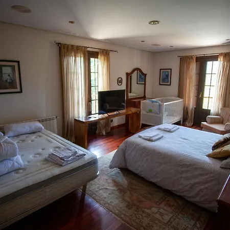 Espectacular Casa Con Piscina En Tatil Evi Allariz