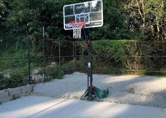 Espectacular Casa Con Piscina En * Альярис